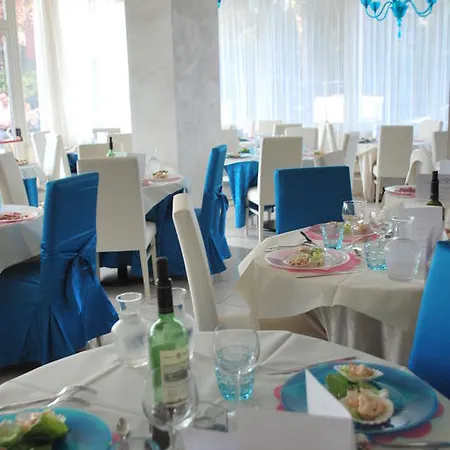 Turquoise Чезенатико
